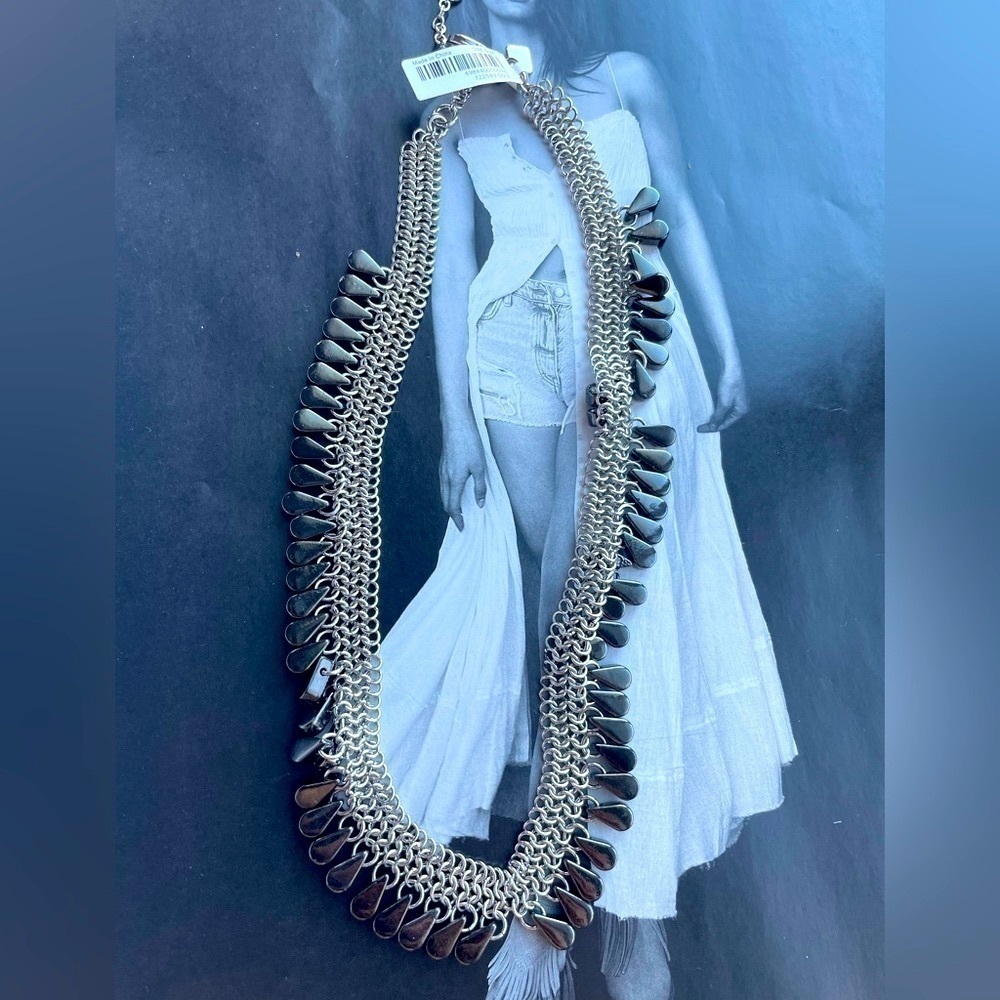 - New - BR  statement necklace